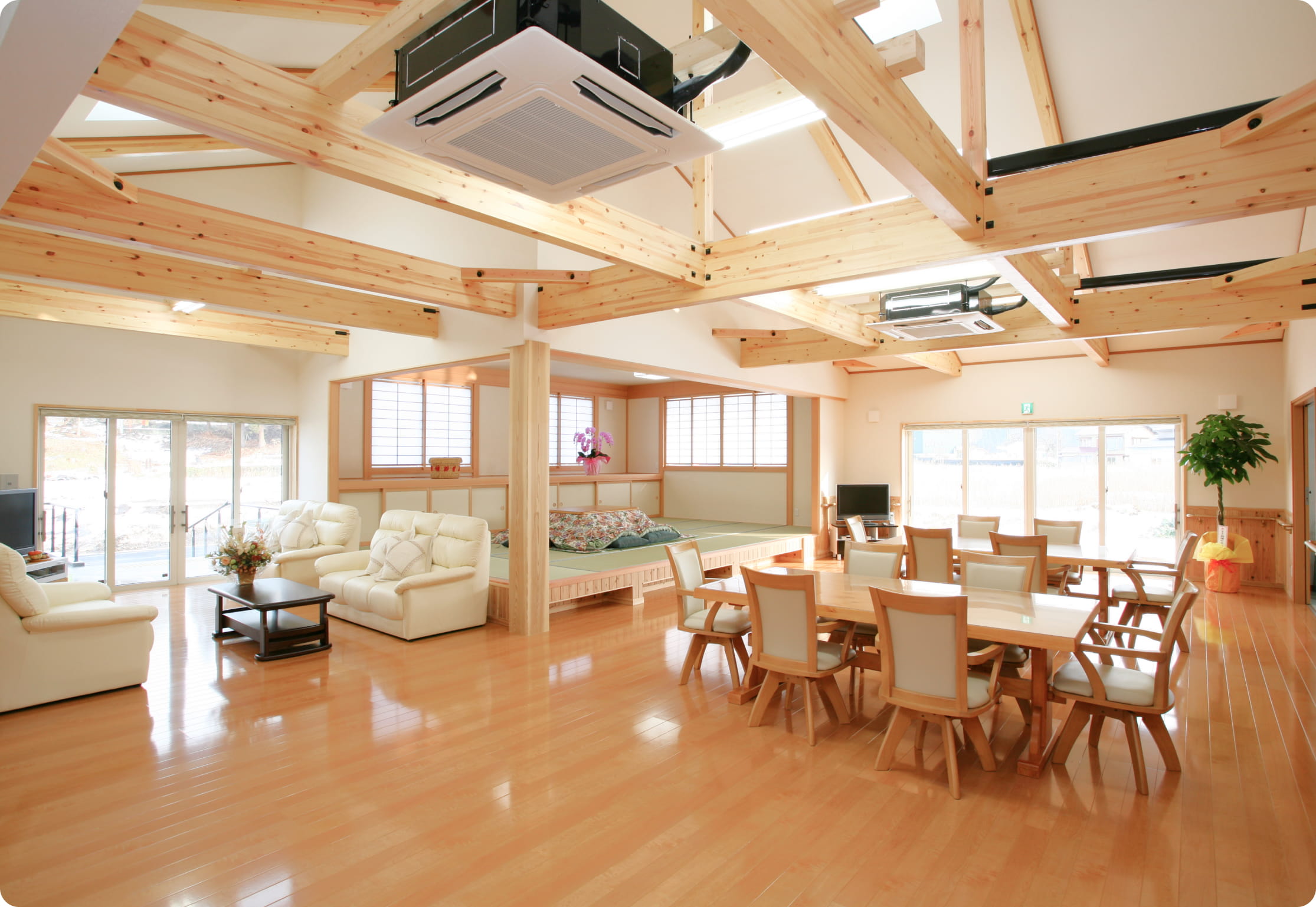 わか杉の郷ホール画像